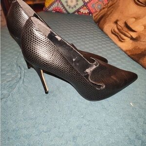 Elegant Black Textured Heels